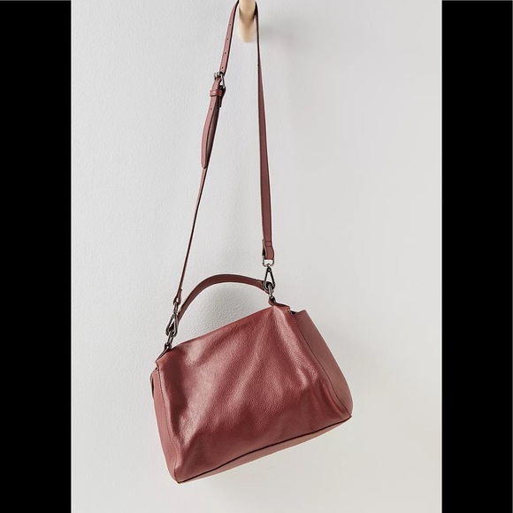 New Women’s Free People Crossbody Bag!🔥🔥🔥 - Picture 8 of 8